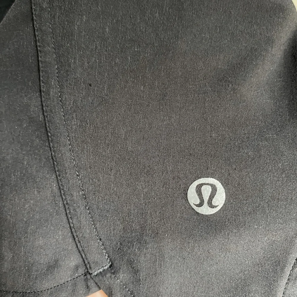 Lululemon Black Run Times Shorts Low Waisted 4” Inseam ( size 6 ) - Picture 7 of 7